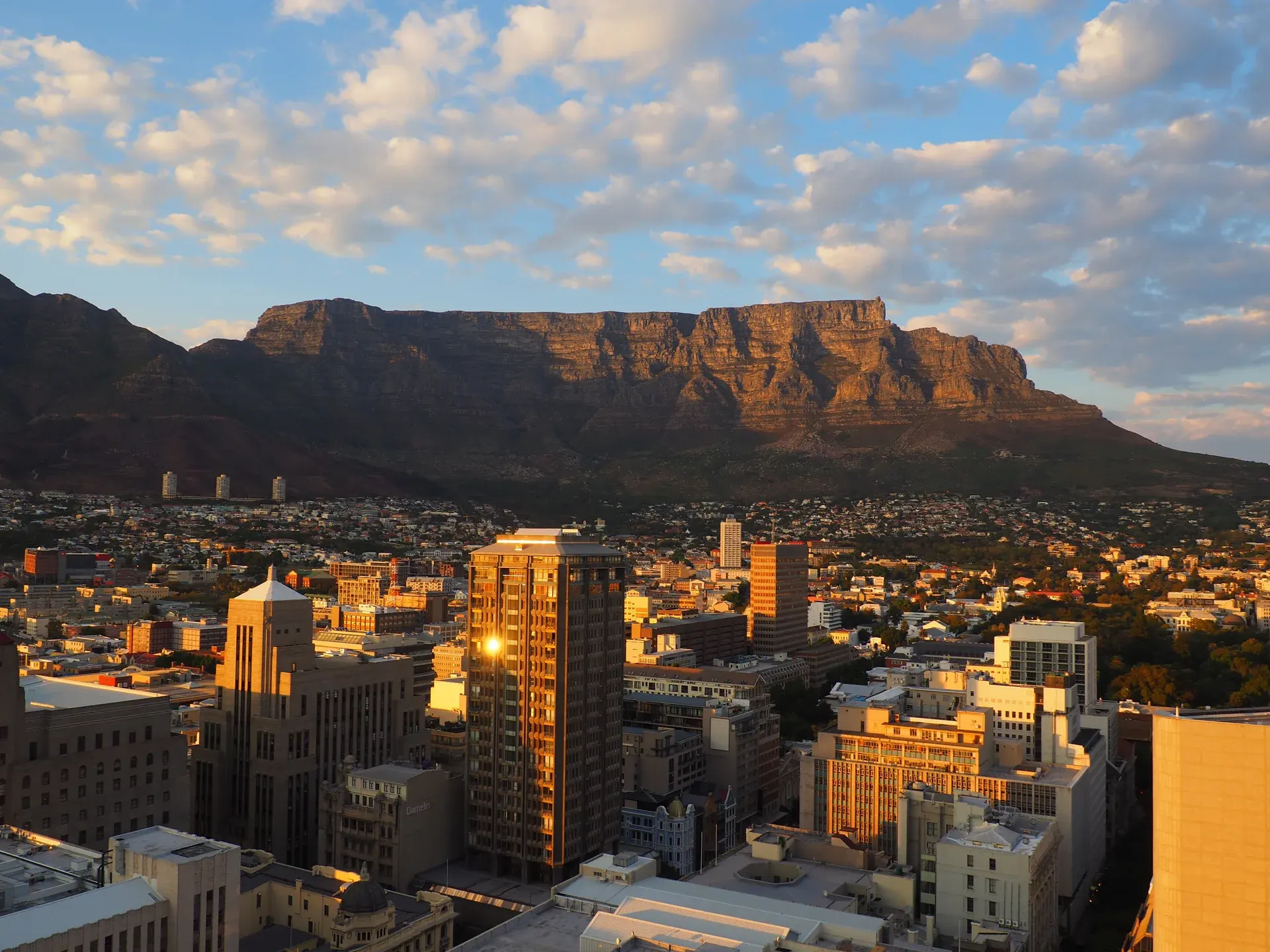 Cape Town to Sun City & Johannesburg
